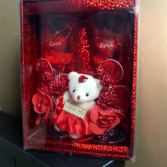 Valentine Gift Set NIB Champagne Flute Candles and Love Bear - Picture 5 of 11